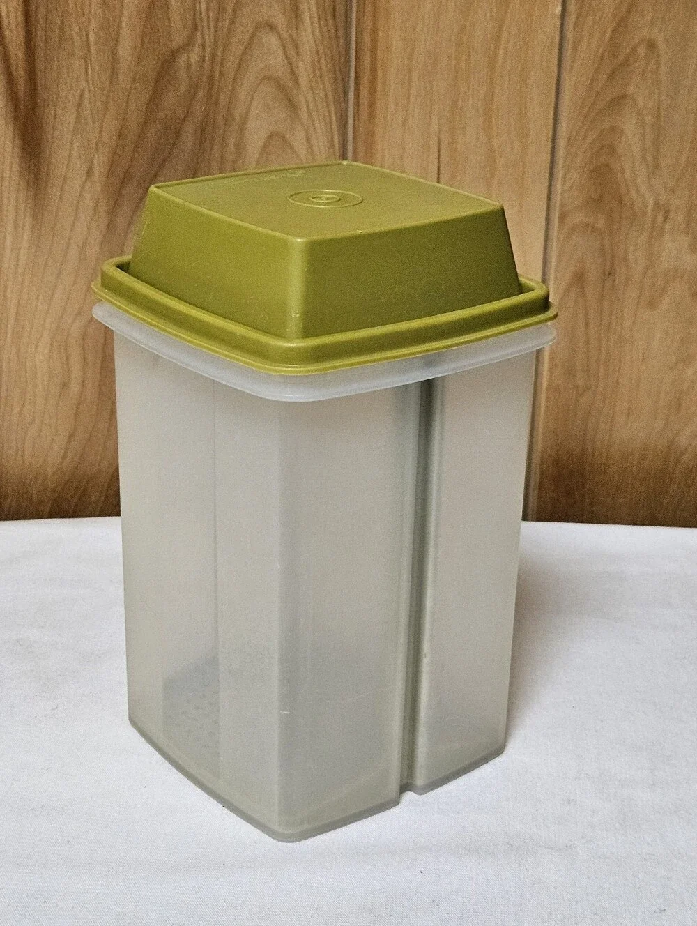 Tupperware Vintage Pickle Olive Keeper #1560-3 Pick-A-Deli Avocado Green 70's
